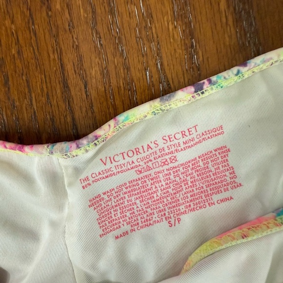 Victoria’s Secret Set / Size S / 32D - Picture 3 of 4